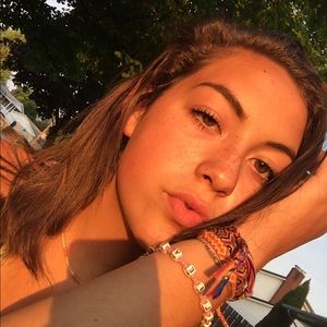 Meet your Posher, Chloe